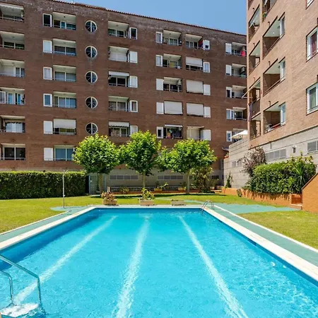 Con Piscina Cerca De Playa De Fenals Apartment